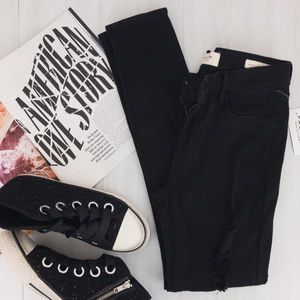 PacSun • Slashed Black Jeggings